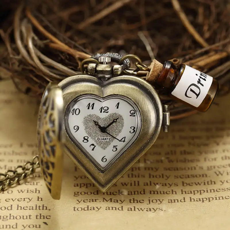 Bronze Heart-Shaped Pocket Watch Necklace Small Bottle Drink Me Alice In Wonderland Quartz Pocket Watch chains pendent gifts