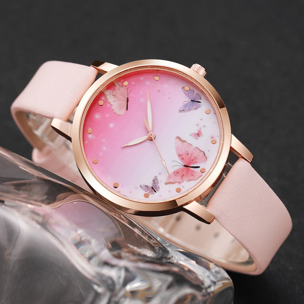 Lot de 6 montres à quartz tendance pour femmes avec cadran papillon et bracelet en cuir décontracté et perles (sans boîte)