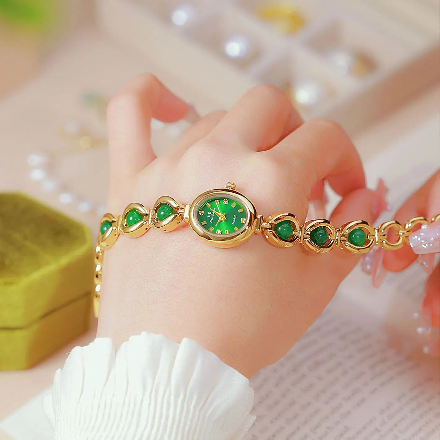 Montre pour femme UTHAI Marque de luxe légère Bracelet en cristal de jade vert Bracelet de mode féminine polyvalent Montres à quartz