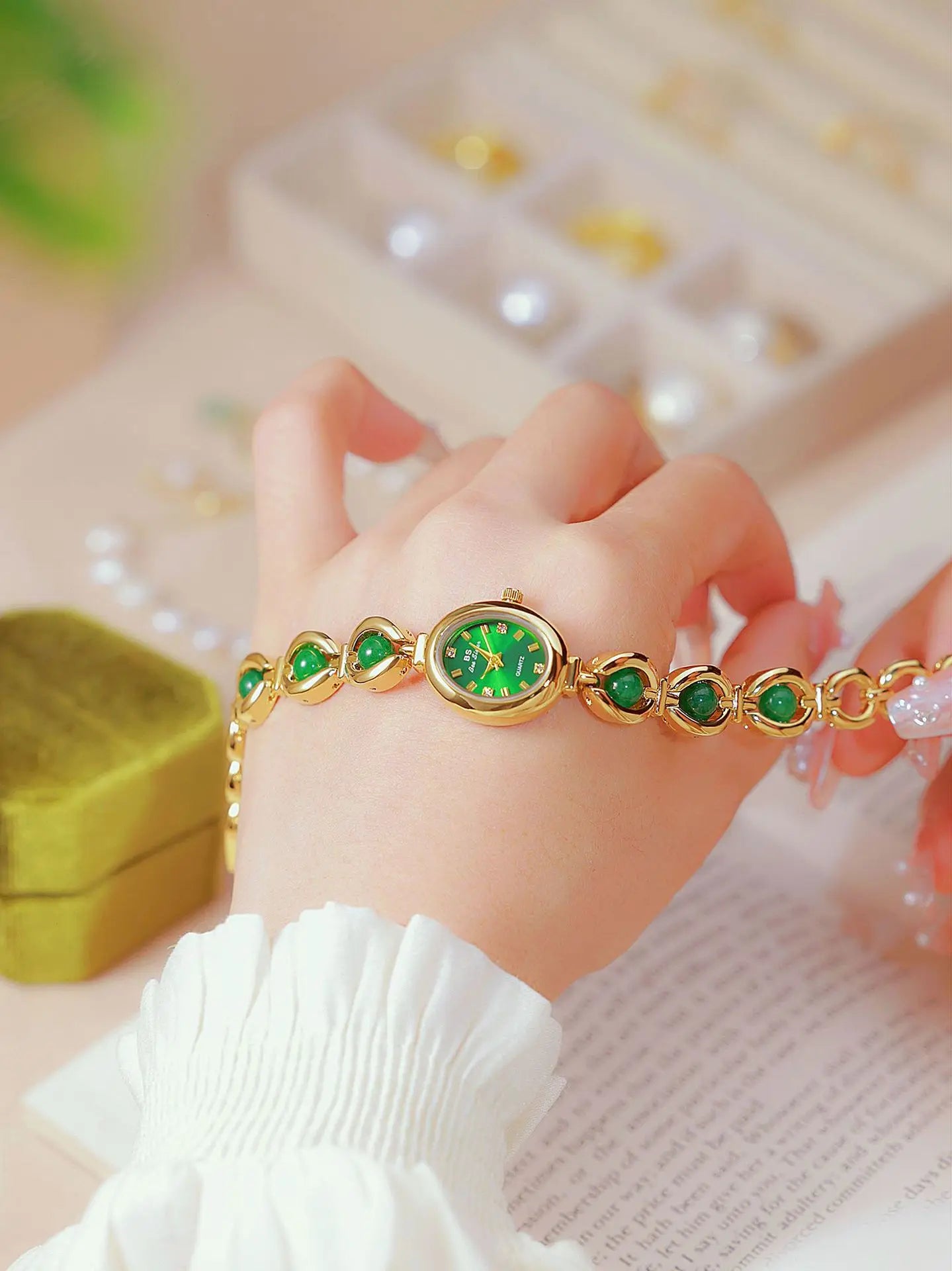 Montre pour femme UTHAI Marque de luxe légère Bracelet en cristal de jade vert Bracelet de mode féminine polyvalent Montres à quartz